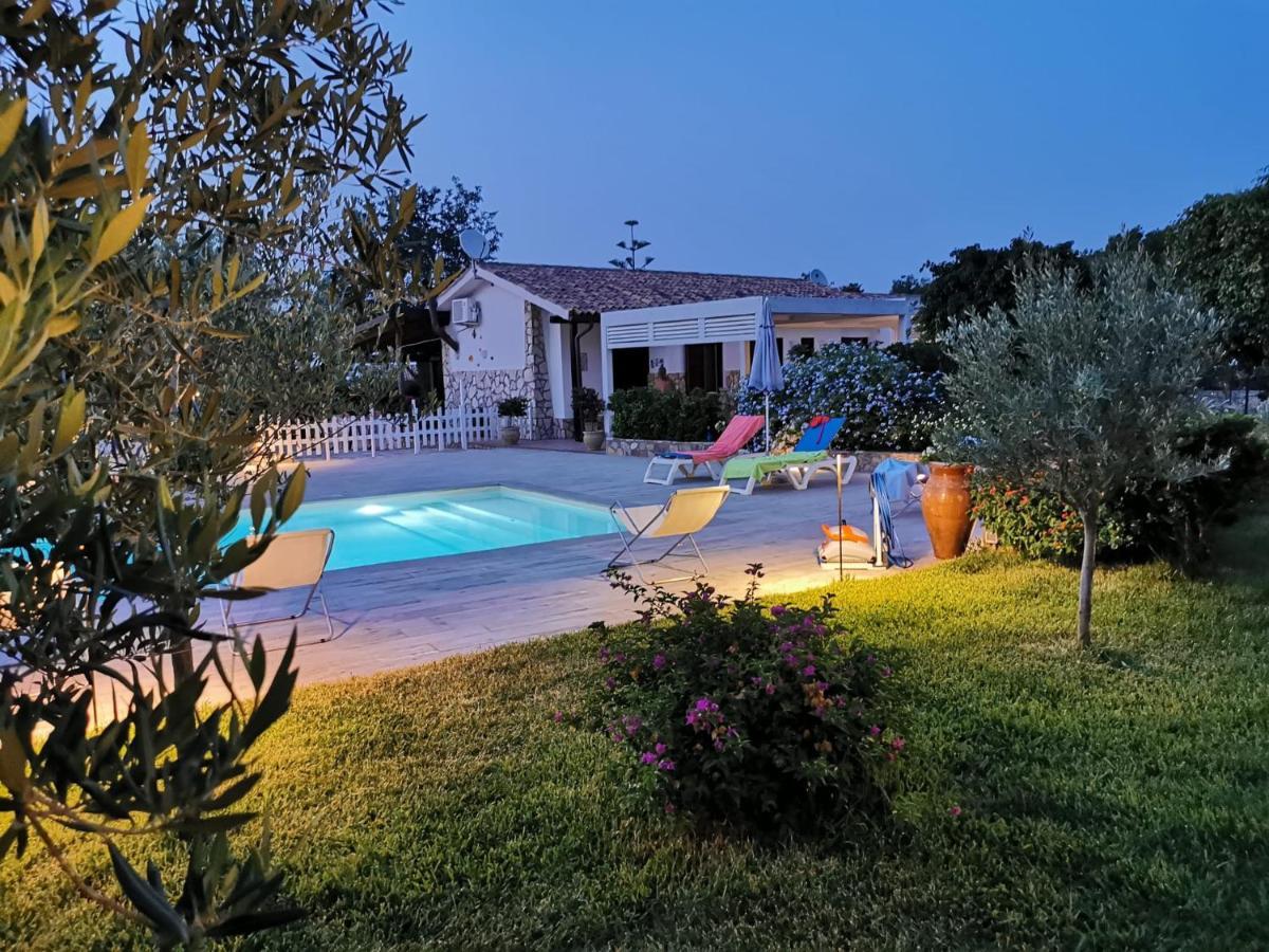 Villa Hibiscus Castellammare del Golfo Esterno foto