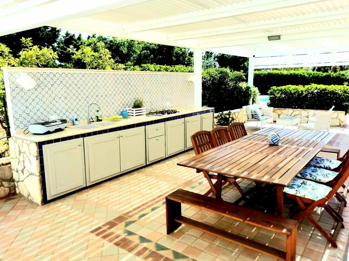 Villa Hibiscus Castellammare del Golfo Esterno foto